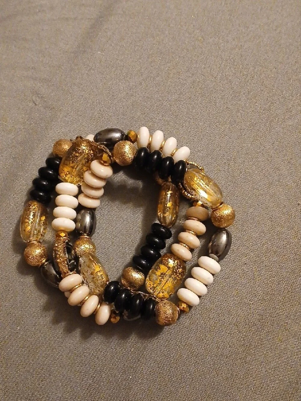 N/A elegant gold